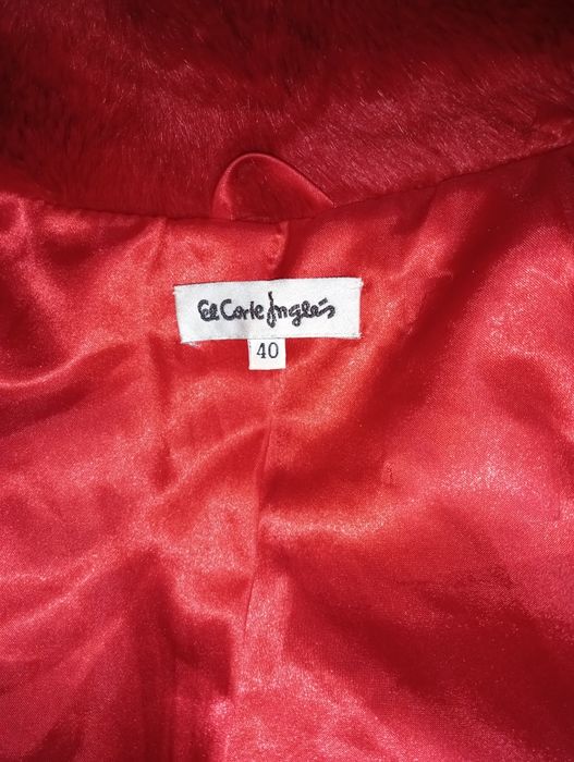 Casaco vermelho de pelo