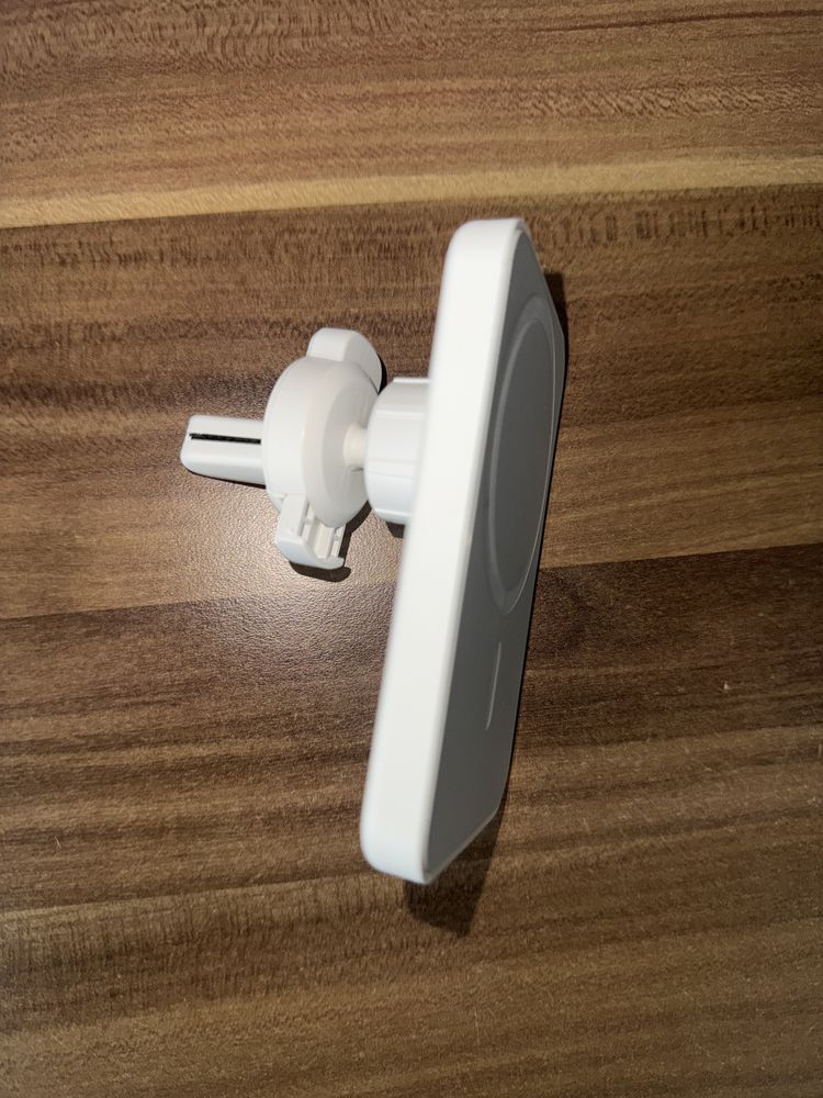Ładowarka indukcyjna samochodowa 15W