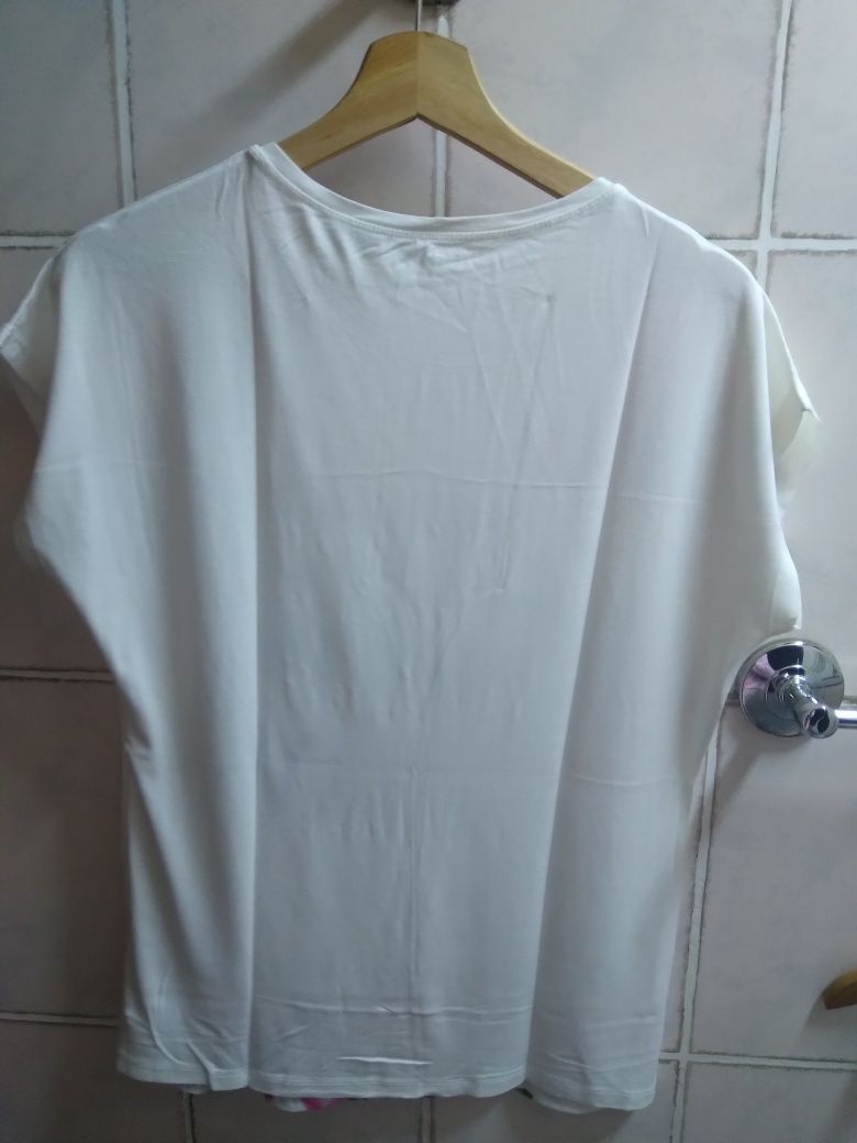 T-shirt branca florida - Tamanho XL/XXL