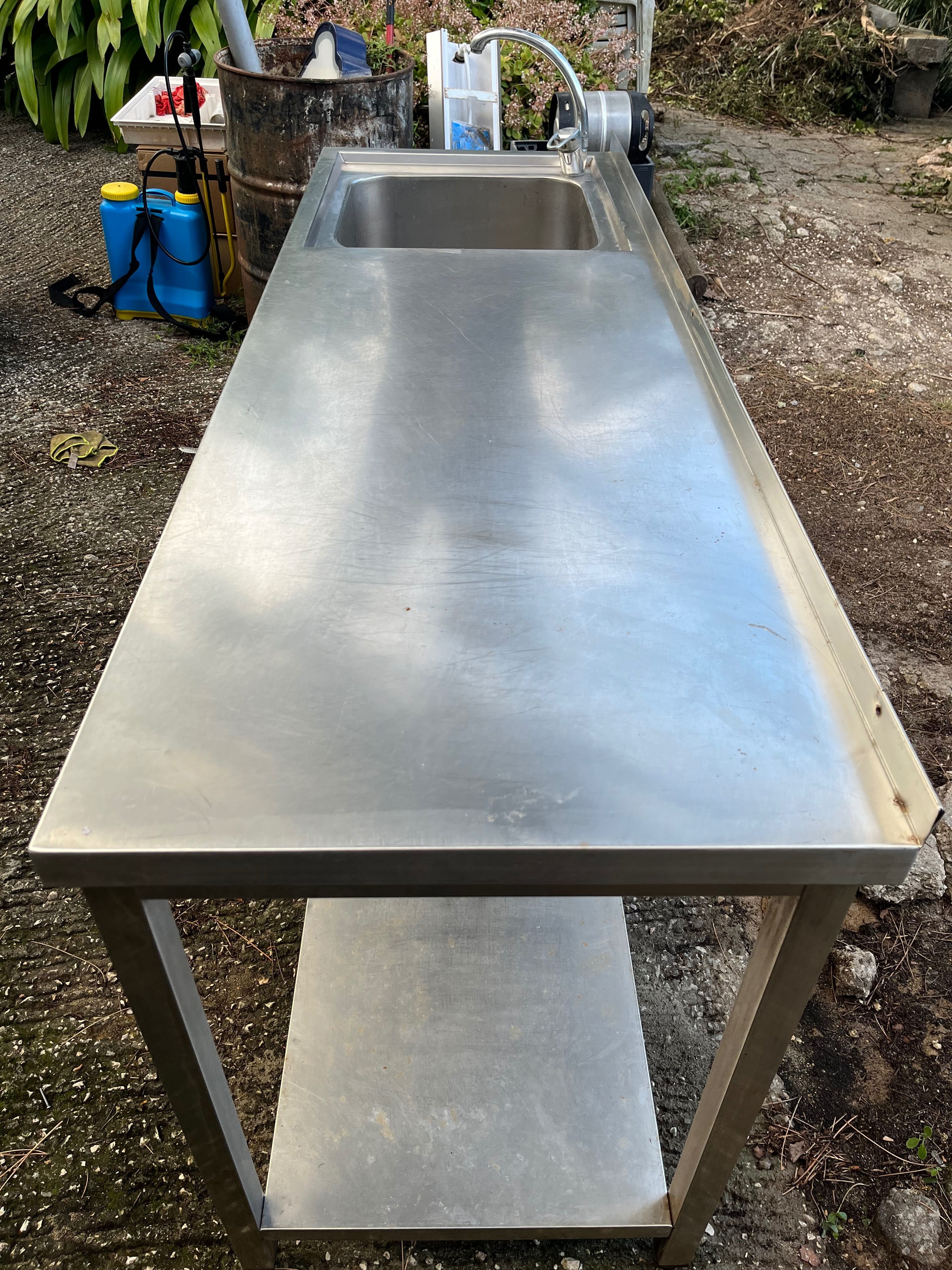 Bancada de inox retangular com lavatório à esquerda - 180cmx60cmx90cm