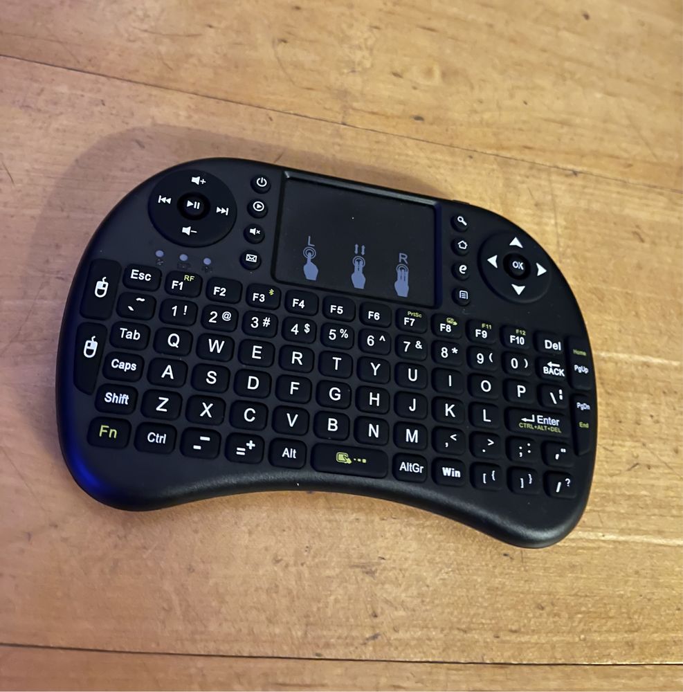 Mini teclado Bluetooth e USB