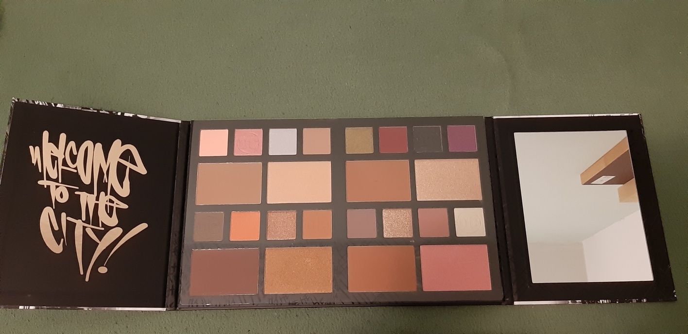 Revoution pallette