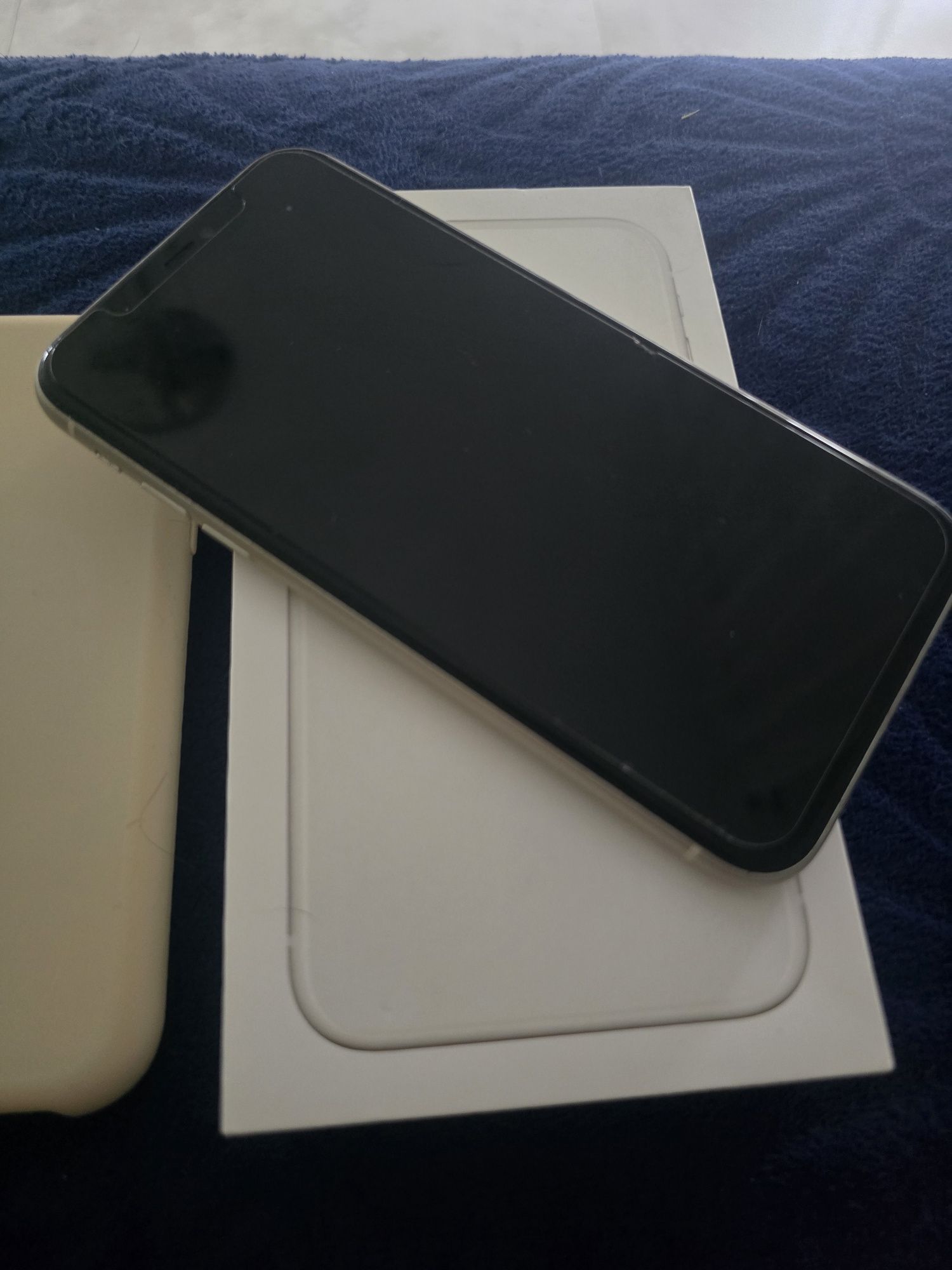 Iphone 11 stan idealny