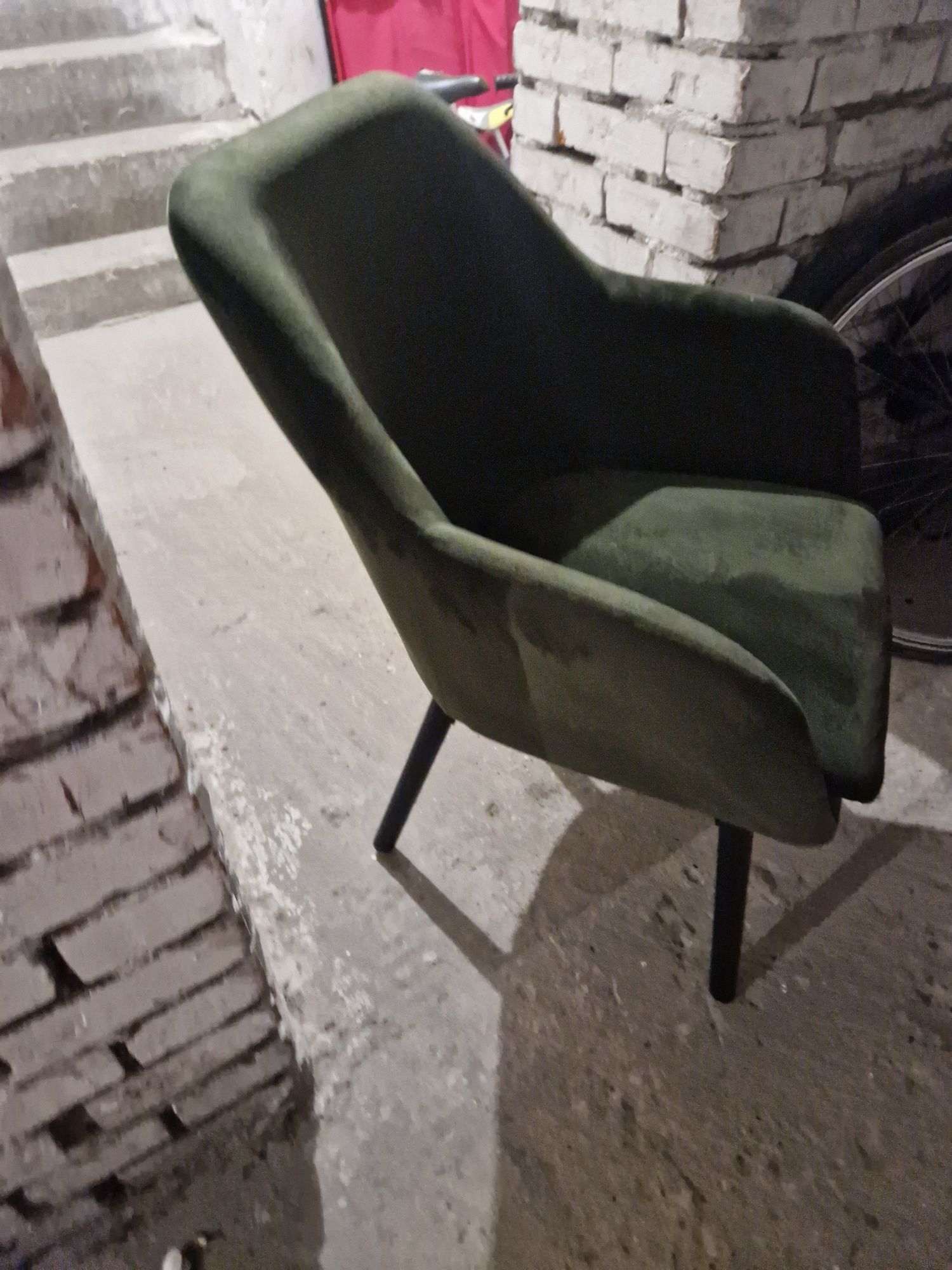 Krzesła welurowe 2 za 400 zł