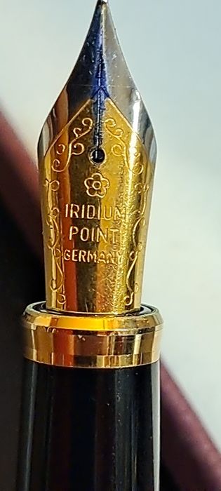 Caneta de aparo vintage Pierre cardin.