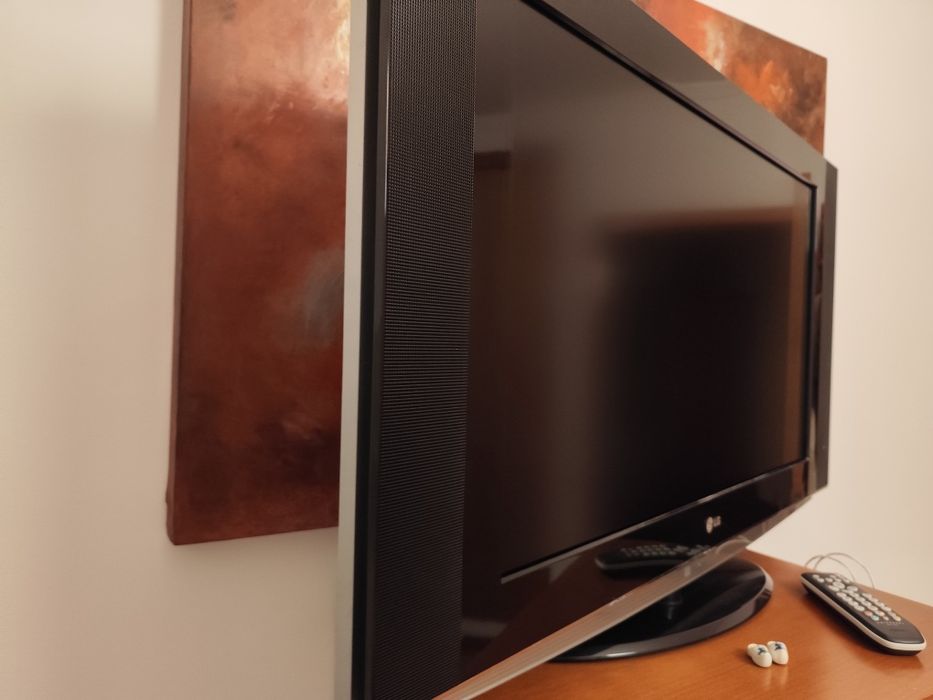 Vendo televisão LG