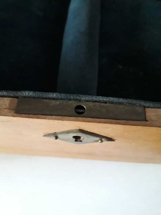 Stara drewniana szkatułka.