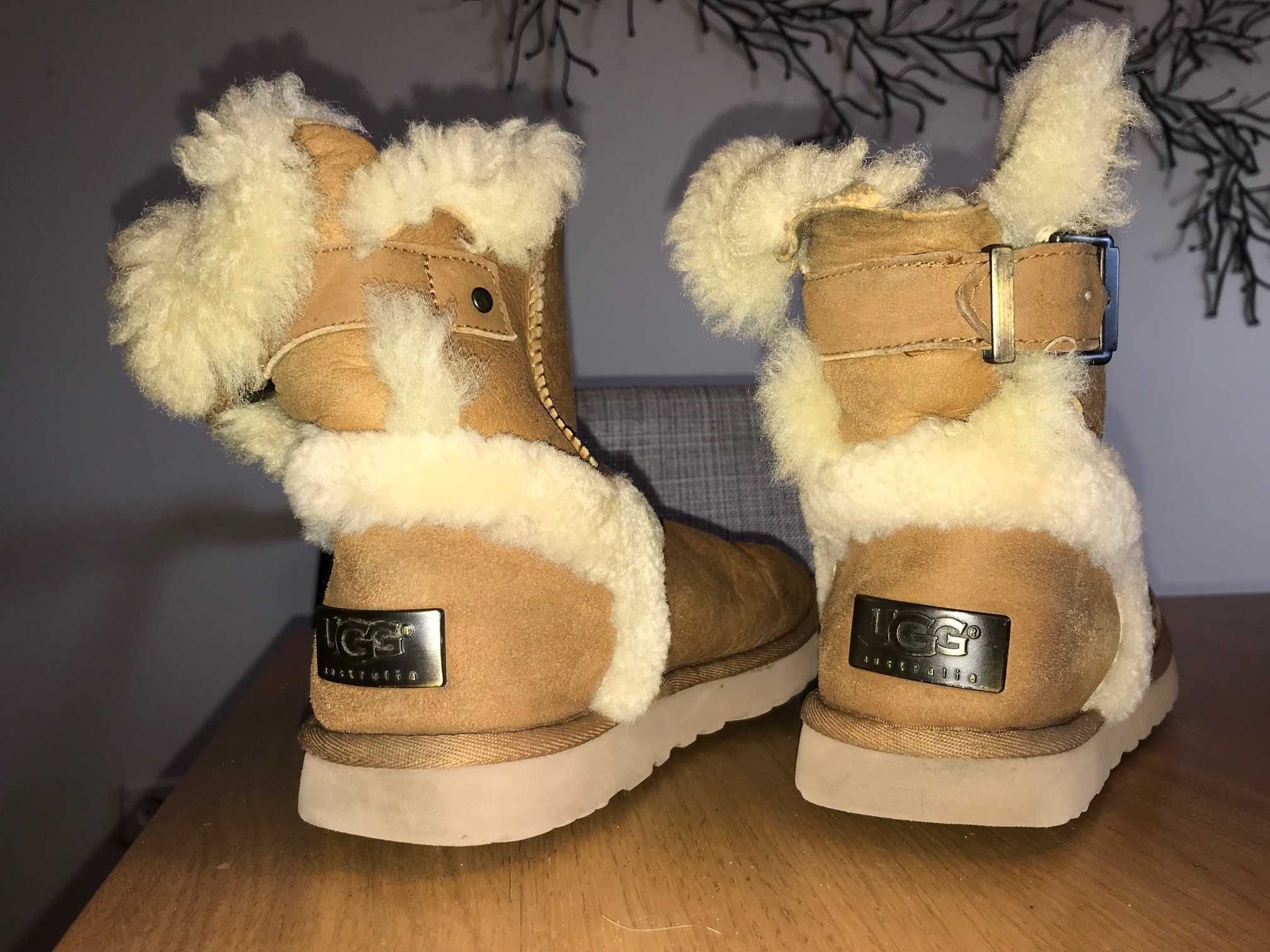 Botas UGGS em pele genuina forradas a pelo tam. 38 - Originais