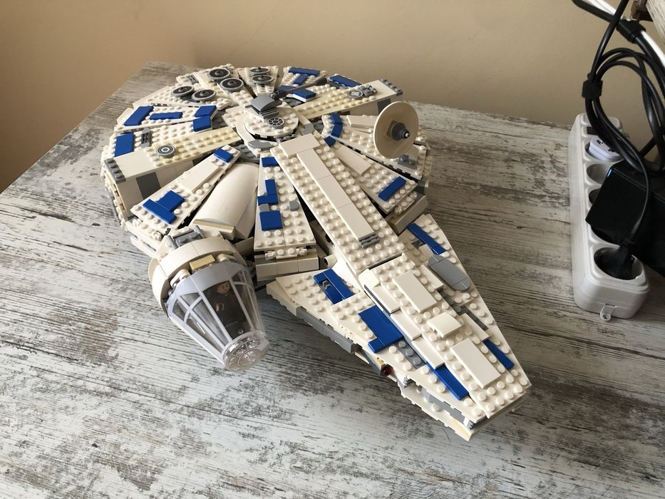 Lego Millenium Falcon 75212