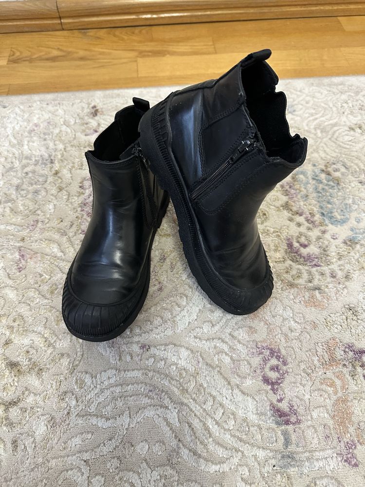 Чоботи, черевики, Zara