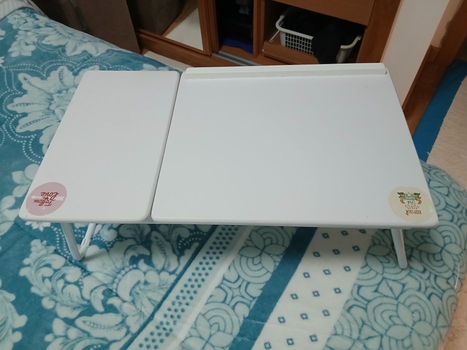 Mesa de apoio para secretária