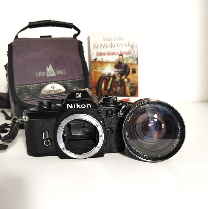 Fenomenalny aparat NIKON EM z Vivitar Macro Zoom MC 28-105 mm 3,5-4,5