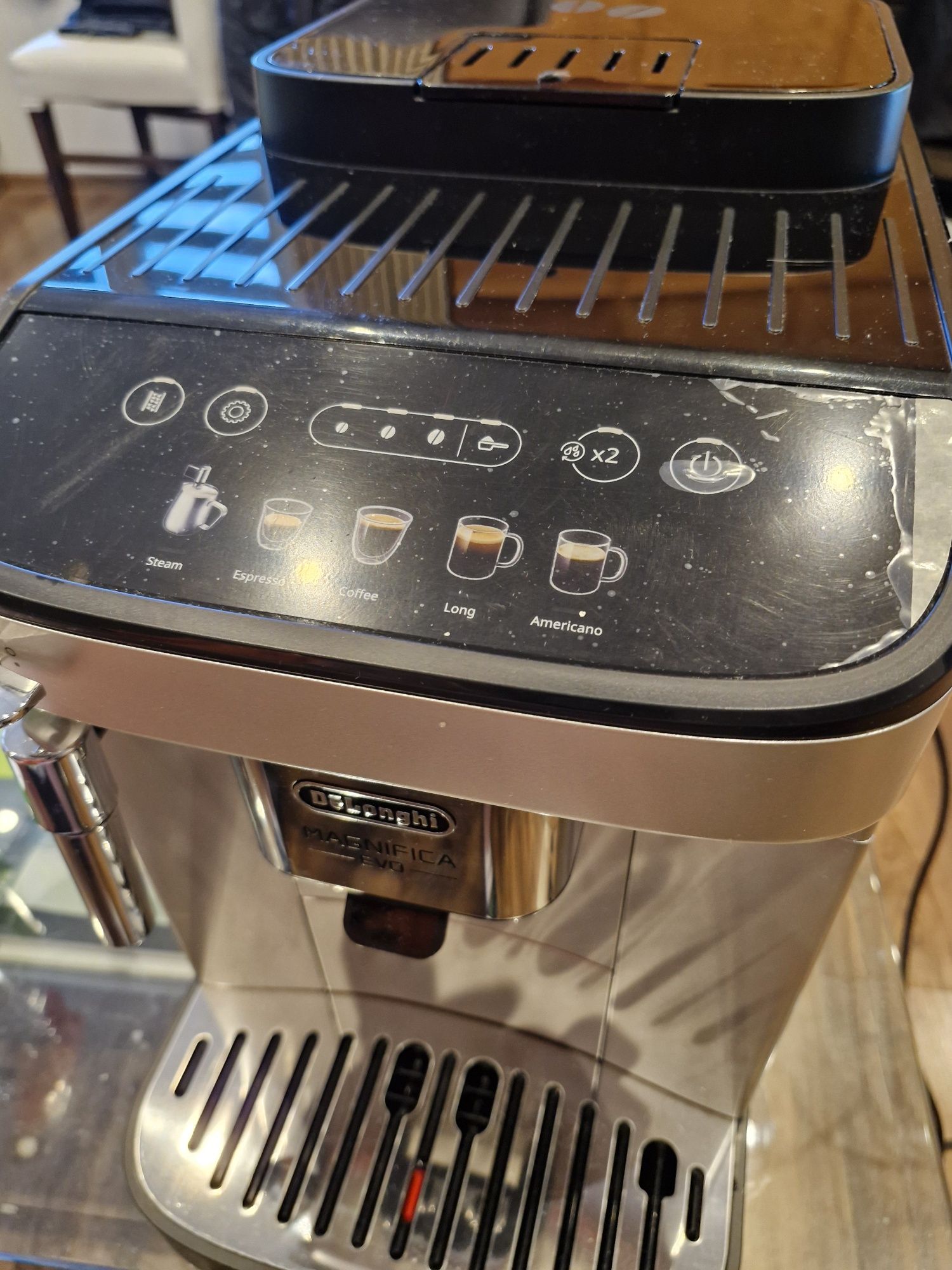 Ekspres do kawy Delonghi Magnifica evo