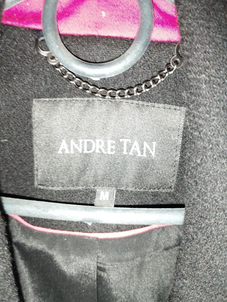 Продам пальтишко от ANDRE TAN