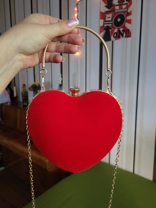 Вечірня сумочка клатч у формі серця