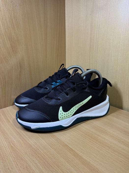 Кроссовки nike multicourt размер 37.5 (23.5 см)
