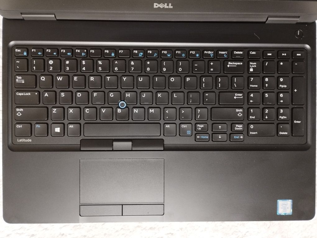Игровой Dell 5580 IPS i5-6440HQ/8gb DDR4/SSD 256gb/nVidia 940mx