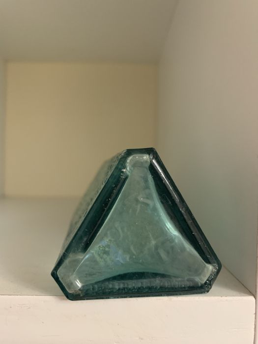 Бутылка трехгранная до 1970 годов КС 68