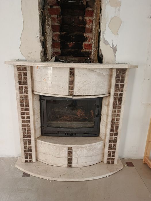 Obudowa kominka a'la marmur