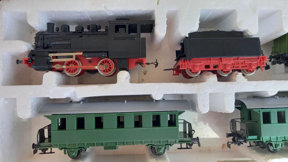 Залізна дорога PIKO 04050 + 3 додаткових вагони