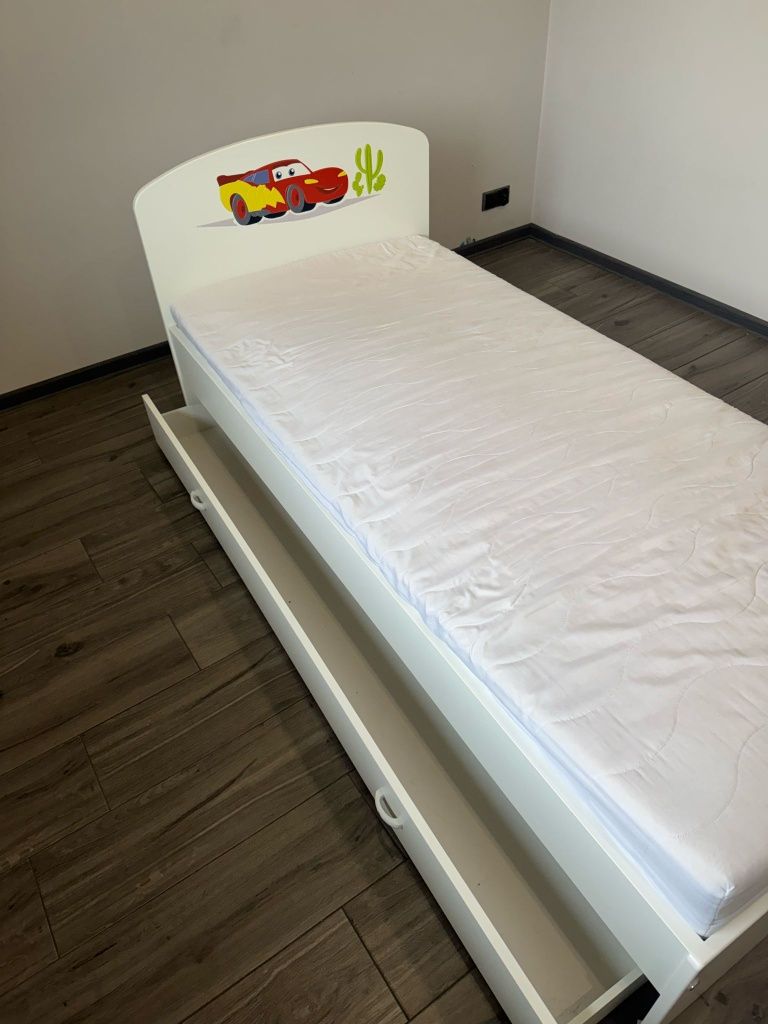 Zestaw mebli - szafka,łóżko,box