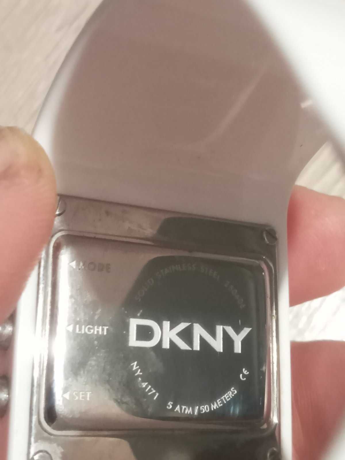 Годинник електронний водонепроникний (до 50 м) DKNY NY 4171