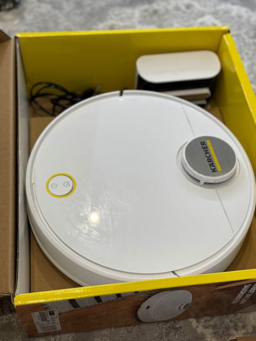 Миючий робот пилосос  Karcher RCV 3