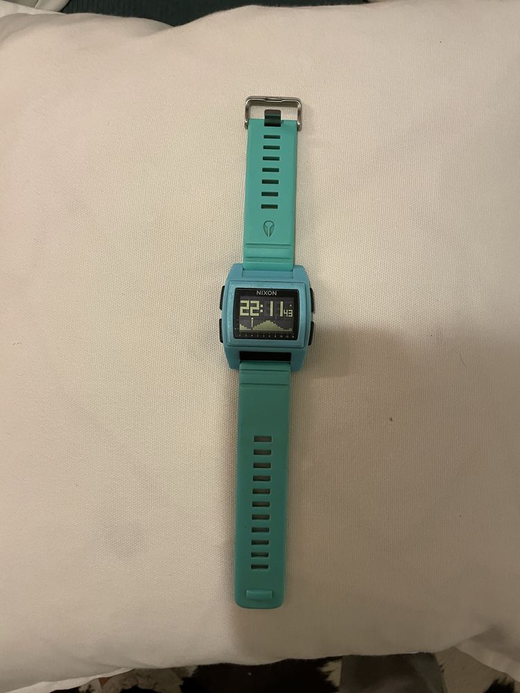 Nixon base tide pro com 6 meses