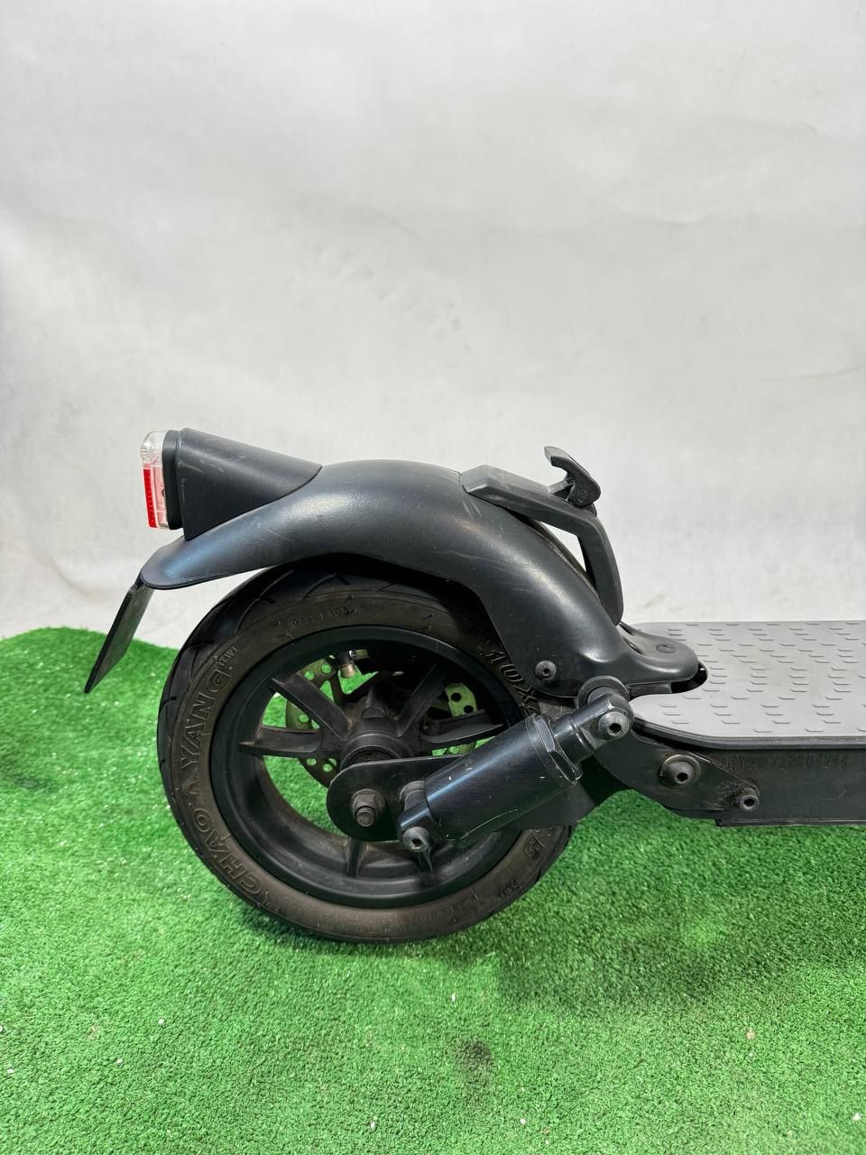 Hulajnoga Elektryczna Ducati Pro II Evo czarna 350W 20km/h 10"