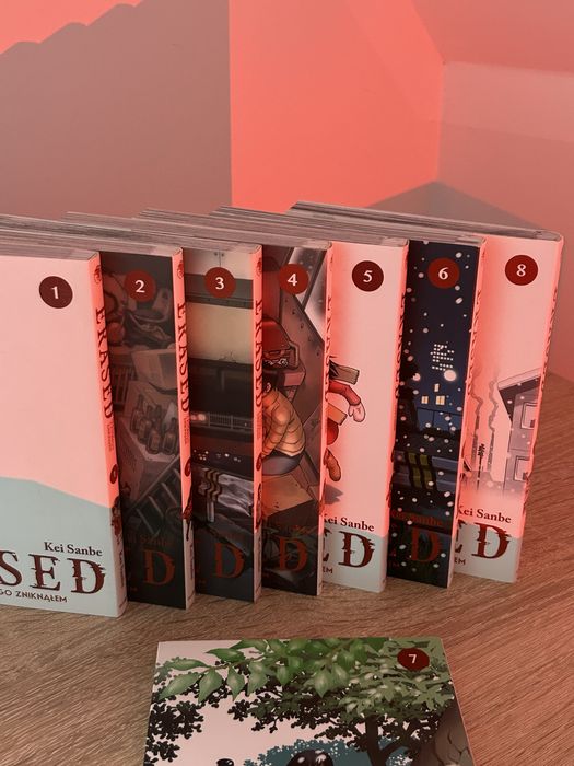 MANGI - " Erased " 1-8 + losowe dodatki