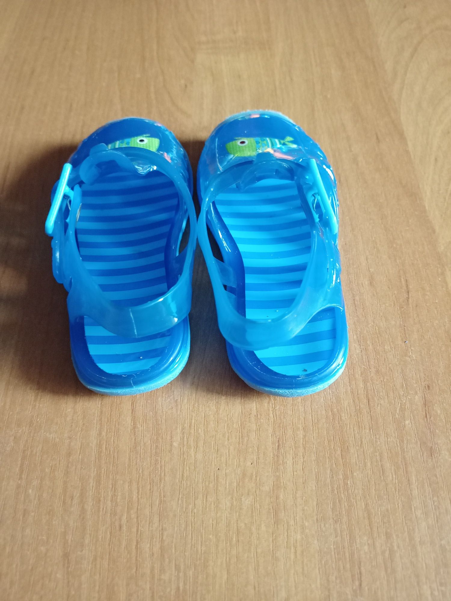 Buty chłopięce letnie r 23/24 plastiki do wody