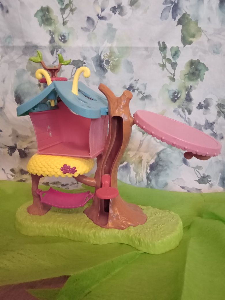 Domek  Enchantimals pszczoły i ślimak.
Stan bardzo dobry
 Polecam