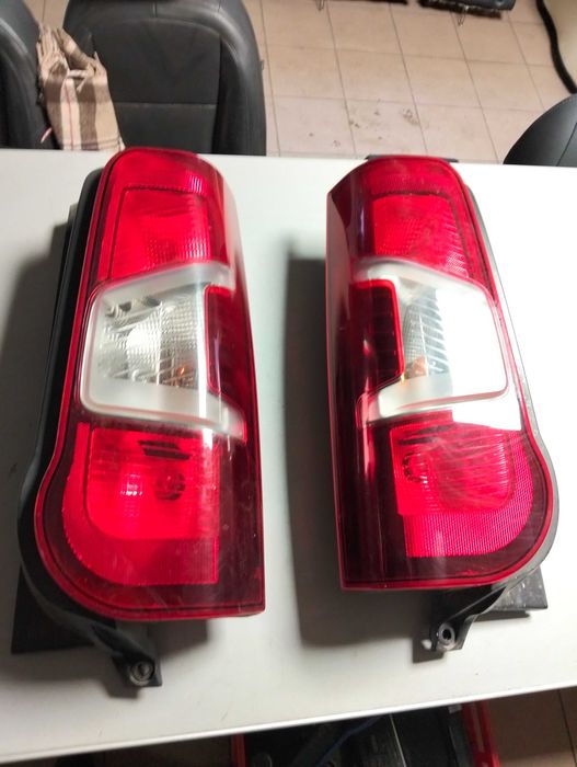 Berlingo partner pracę iv lampa tył