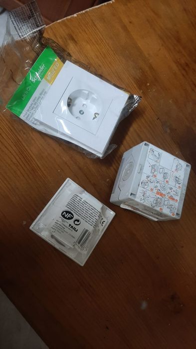 Material elétrico diverso