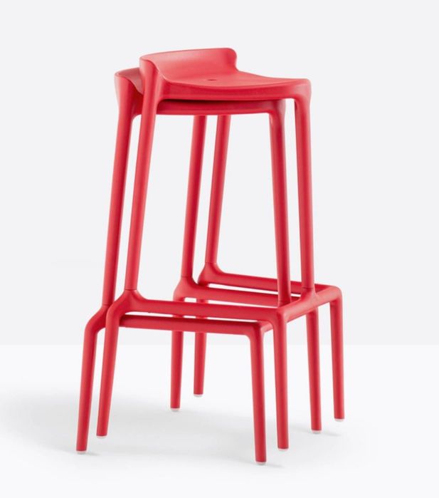 4 włoskie , luksusowe Hokery