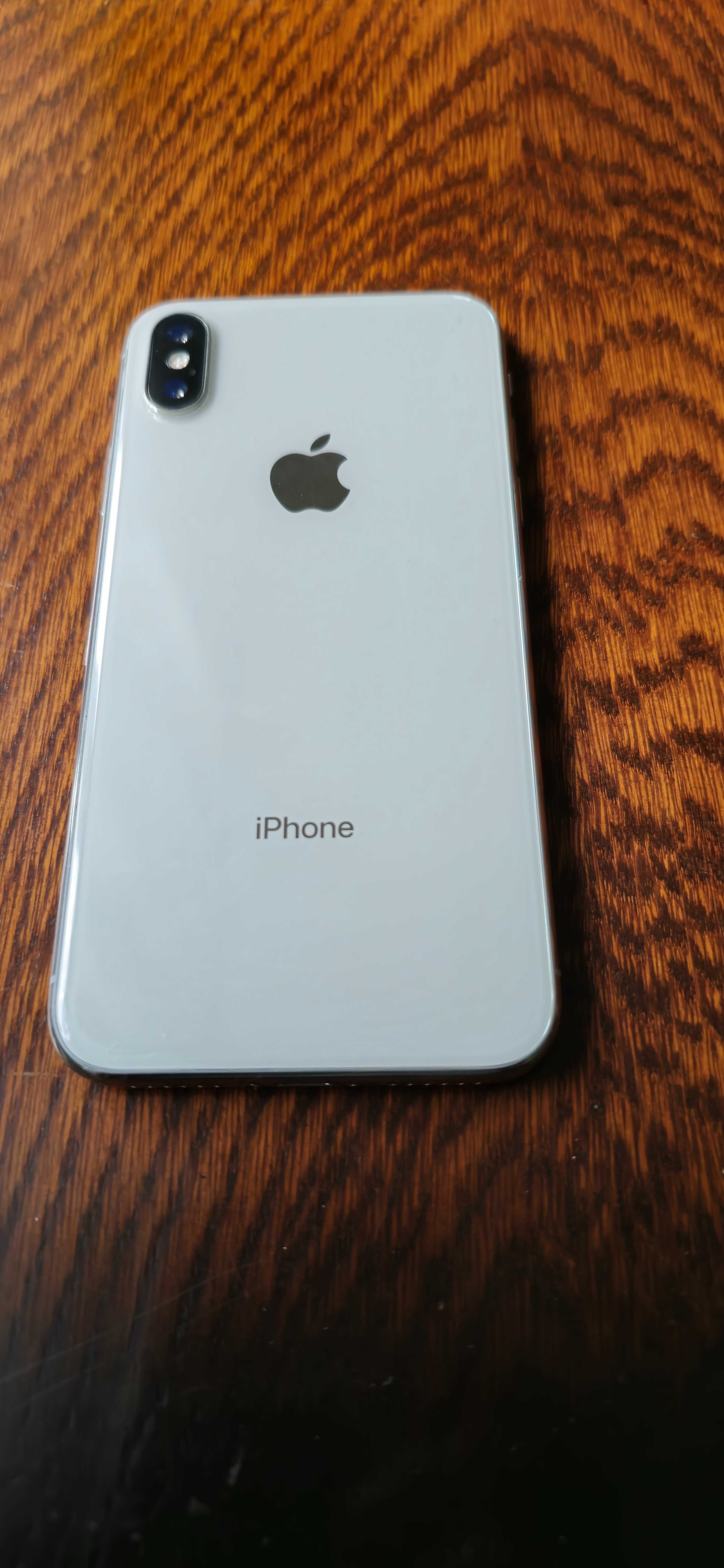 Smartfon Apple iPhone X plus gratisy