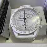 Omega x Swatch Snoopy SO33W700: Limitowana Misja Księżycowa