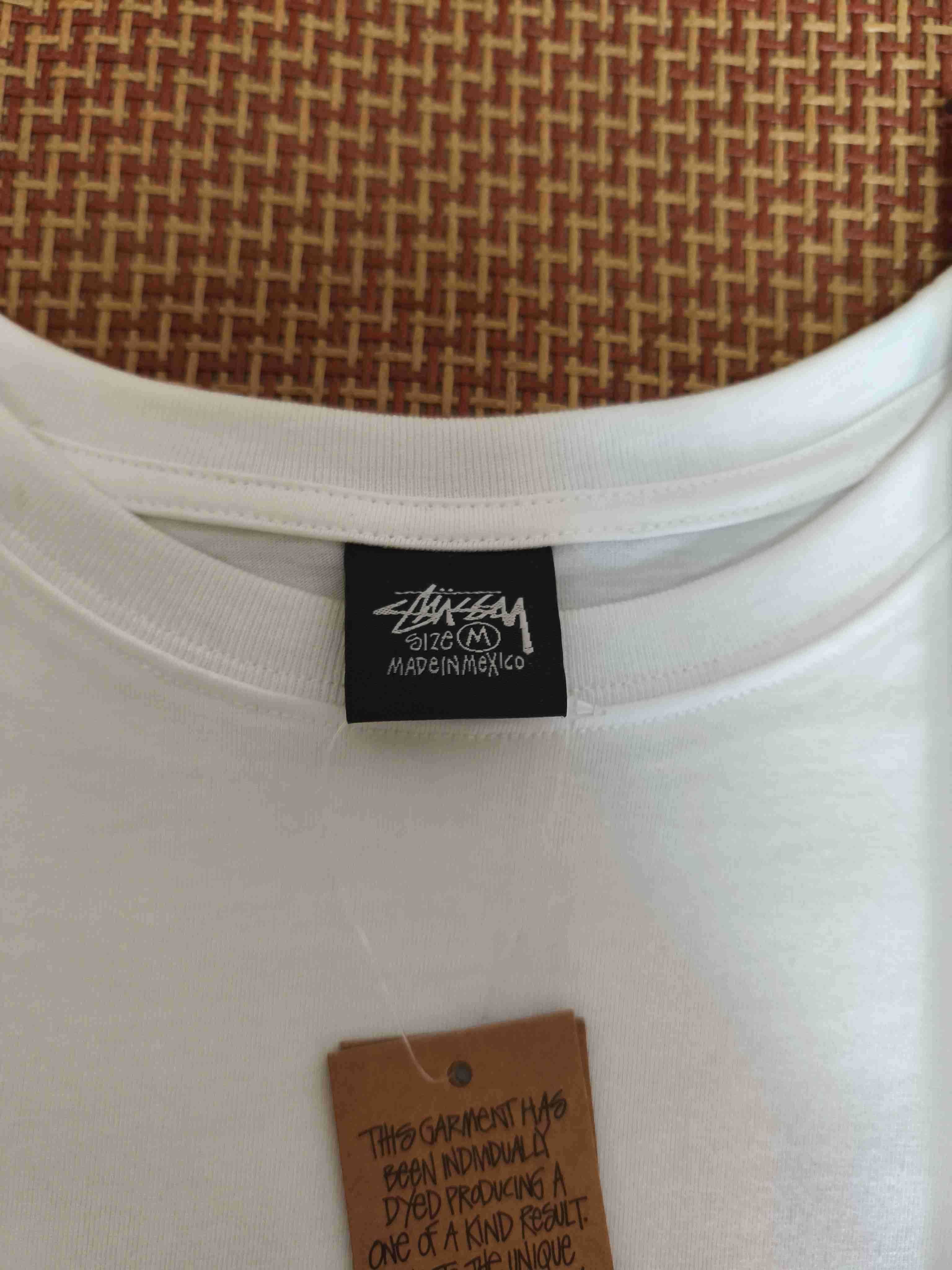 Stussy，Męska biała koszulka z nadrukiem letnim, rozmiar M