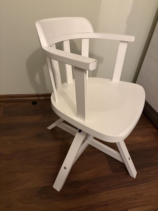 Krzesło obrotowe białe FEODOR z Ikea z regulacją wysokości