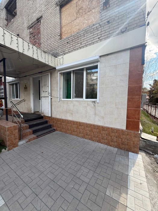 Продается действующий магазин. Хорошее место. Славянск.