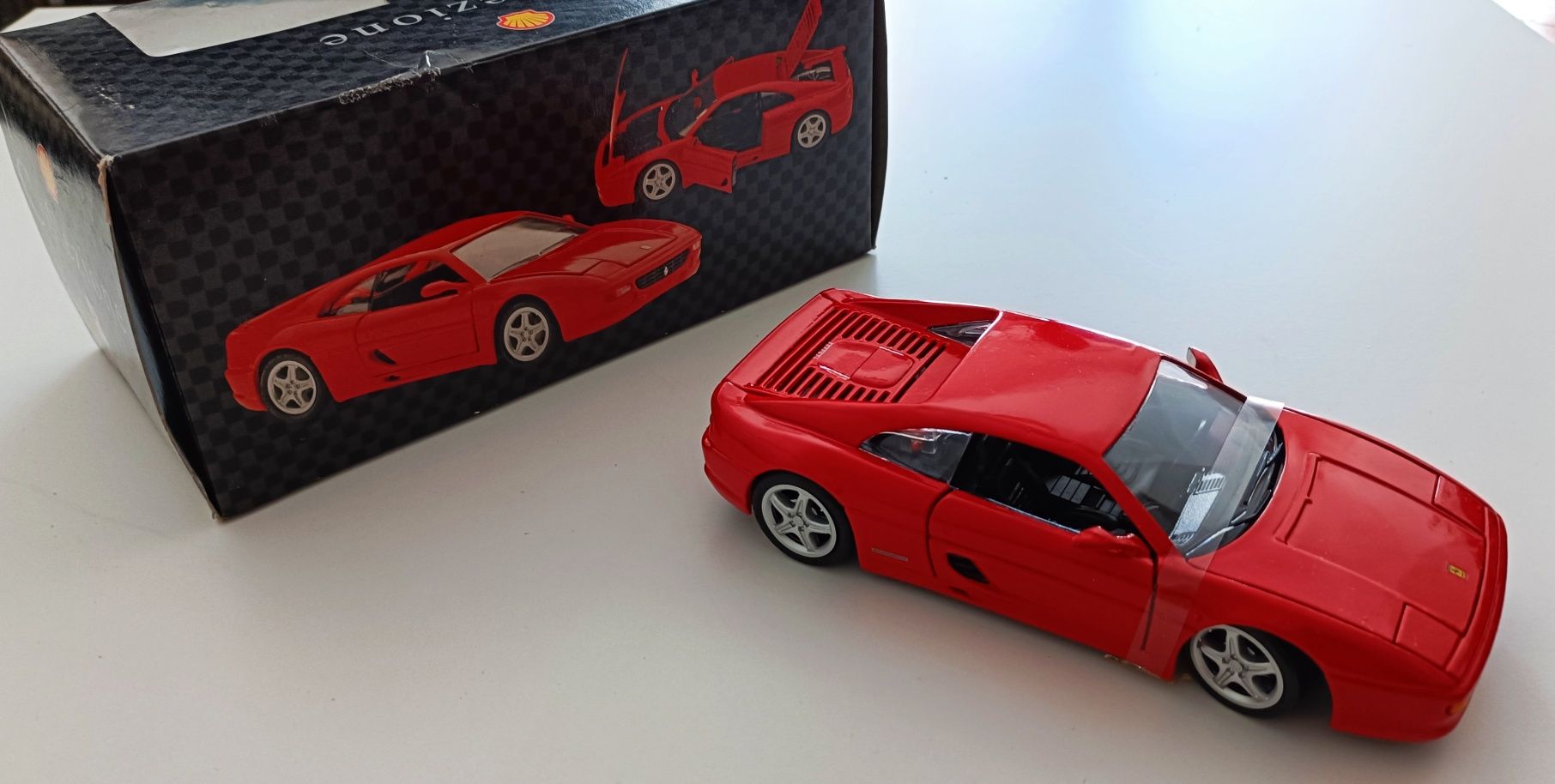 Ferrari F355 escala 1/24 Maisto 

Novo.

Collezione Shell

Caixa em bo