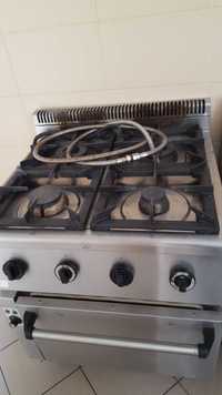 Kuchnia gazowa 4-palnikowa z piekarnikiem oraz grill elektryczny GORT