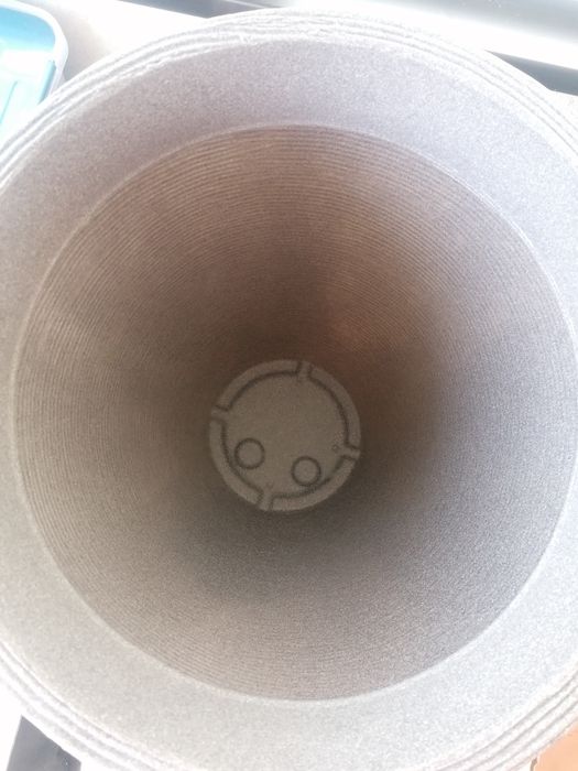 Sprzedam dużą plastikową donicę