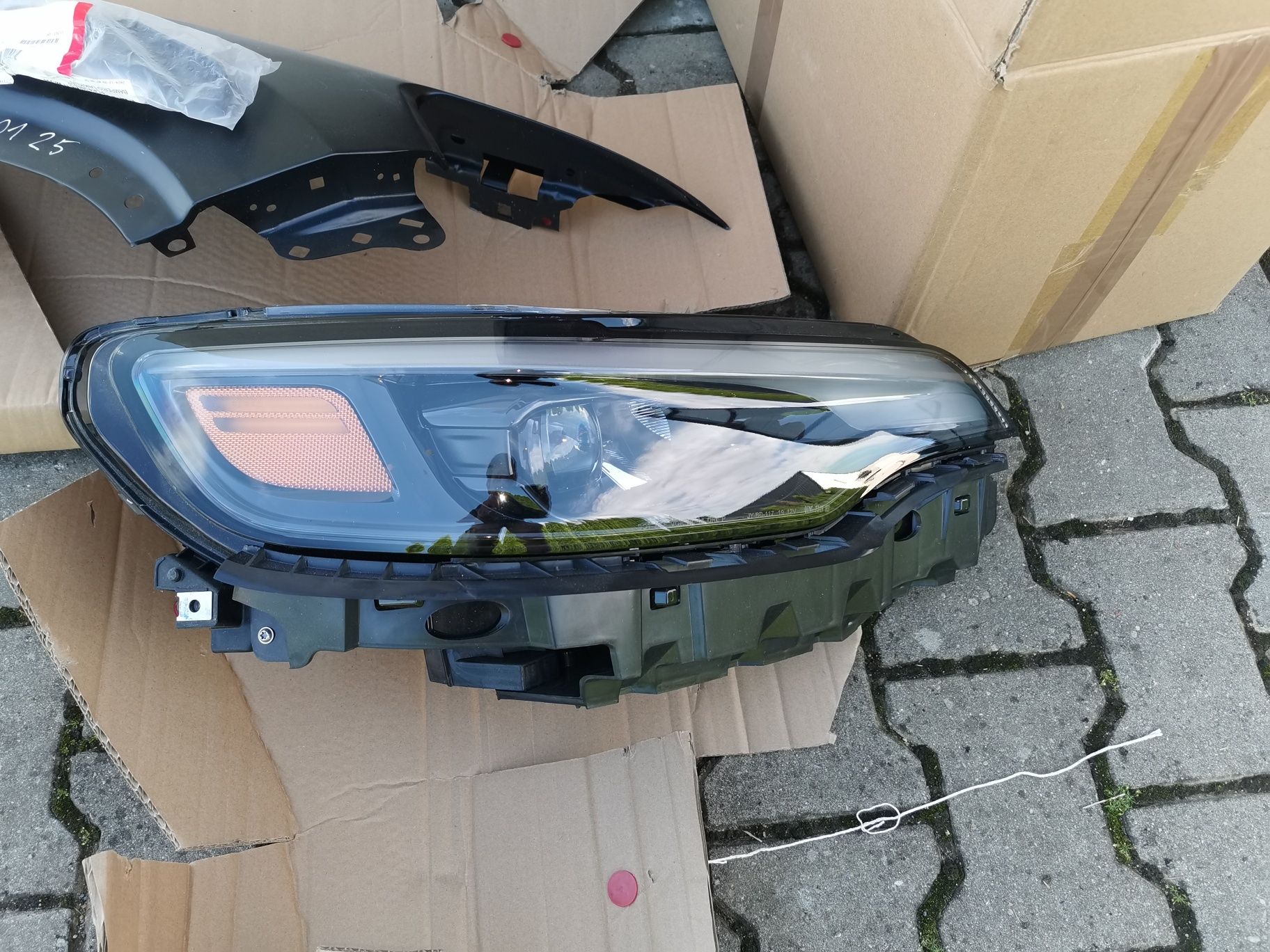 Błotnik lampa prawa przód jeep cherokee kl polift