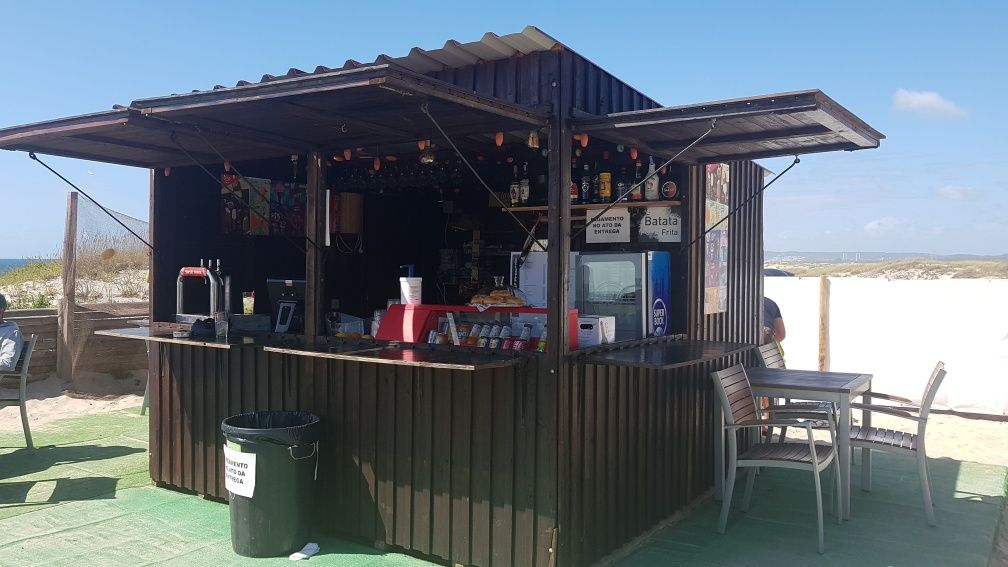 Stand de madeira multiusos