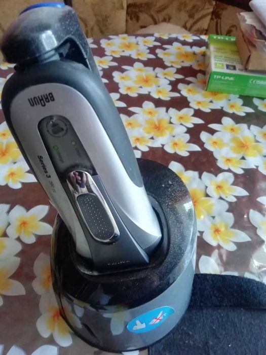 Електрична бритва BRAUN Series 3 390cc