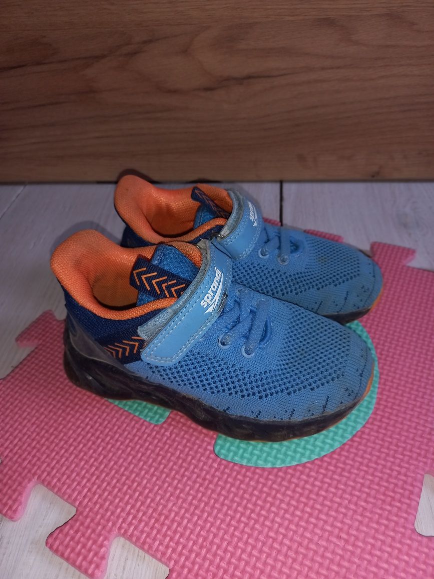 Sneakersy dla dziecka r27
