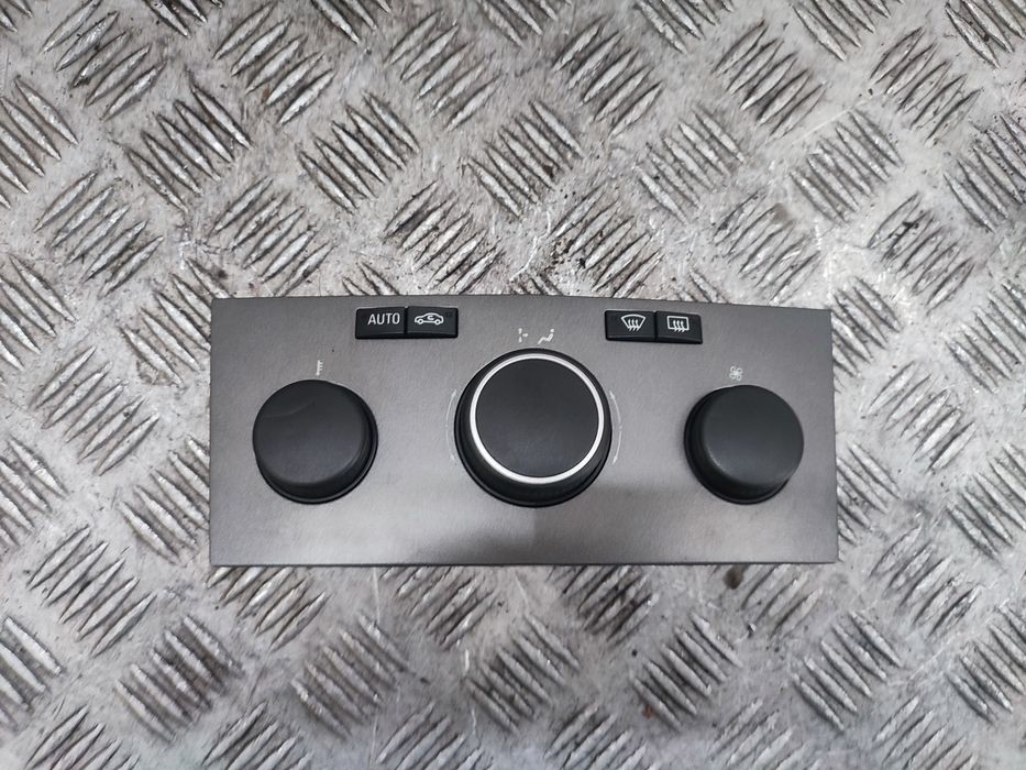 Opel Astra III H panel nawiewów klimatyzacji