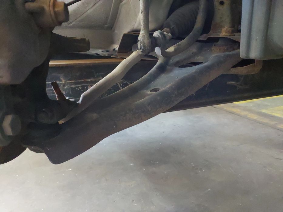 Braço de suspensão frente direito NISSAN Micra IV (K13)