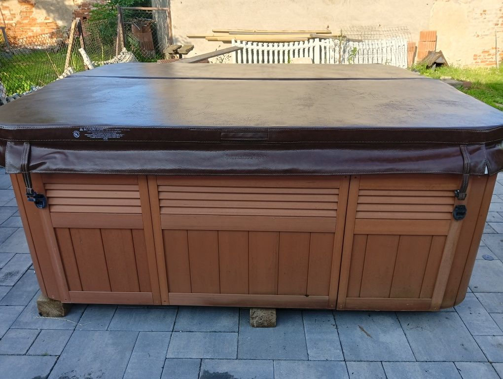 Jacuzzi ogrodowe Sundance Spas model CAPRI